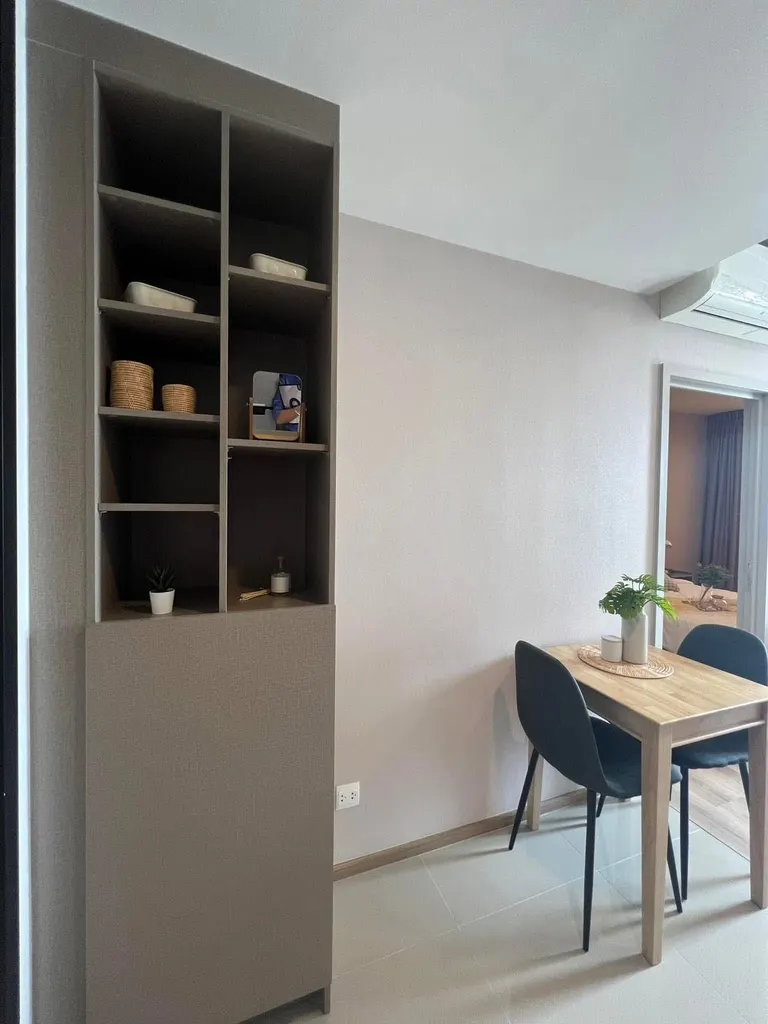 Photo 2 of listing DA-2422437: 1-bedroom condo (35 sq.m.) at Oka Haus Sukhumvit 36