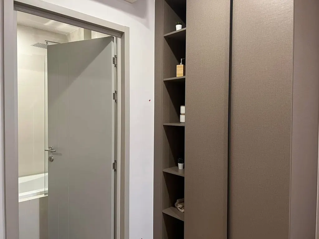 Photo 3 of listing DA-2422437: 1-bedroom condo (35 sq.m.) at Oka Haus Sukhumvit 36