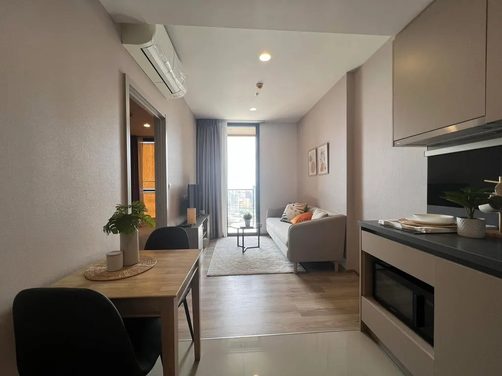 Photo 6 of listing DA-2422437: 1-bedroom condo (35 sq.m.) at Oka Haus Sukhumvit 36