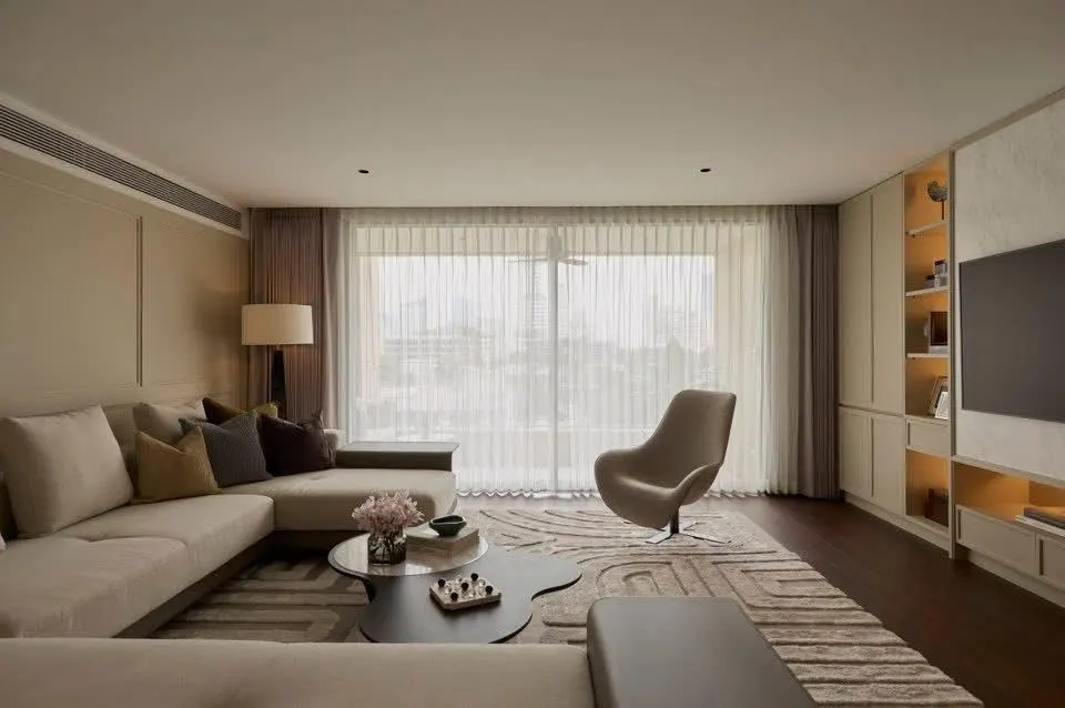 Living room (view 3) of the 3-bedroom condo (234 sq.m.) at Canvas 39