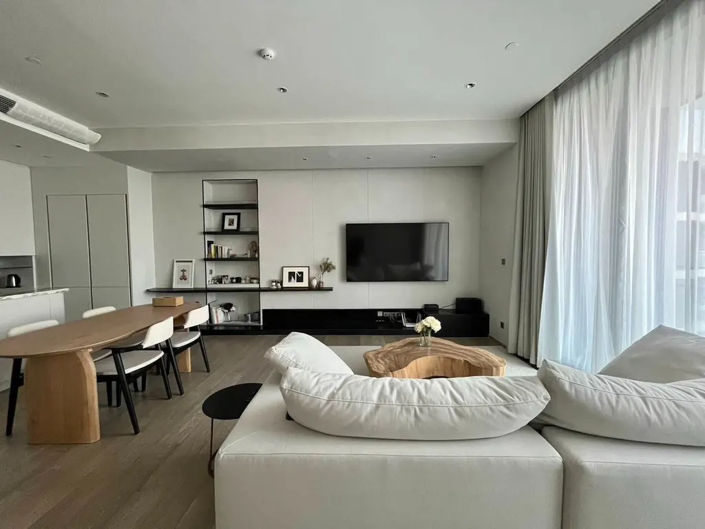 Photo 1 of listing DA-2439563: 2-bedroom condo (113 sq.m.) at Q1 Sukhumvit