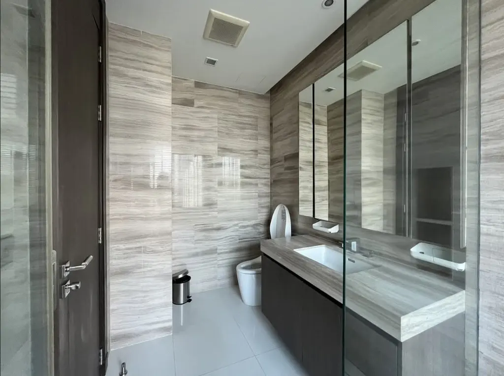 Photo 8 of listing DA-2439563: 2-bedroom condo (113 sq.m.) at Q1 Sukhumvit