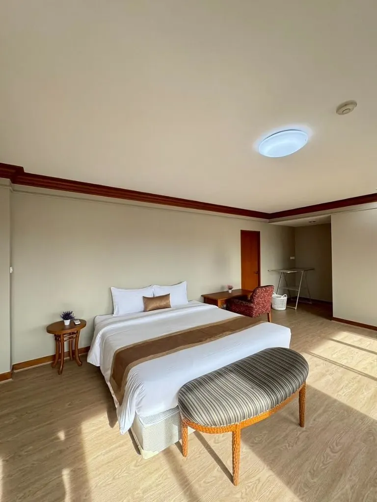 Photo 2 of listing DA-2440452: 1-bedroom condo (105 sq.m.) at United Tower Thong Lor