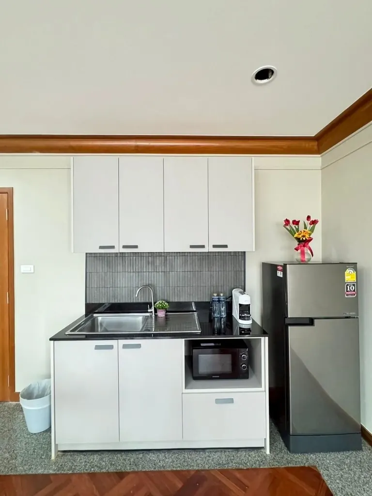 Photo 5 of listing DA-2440452: 1-bedroom condo (105 sq.m.) at United Tower Thong Lor