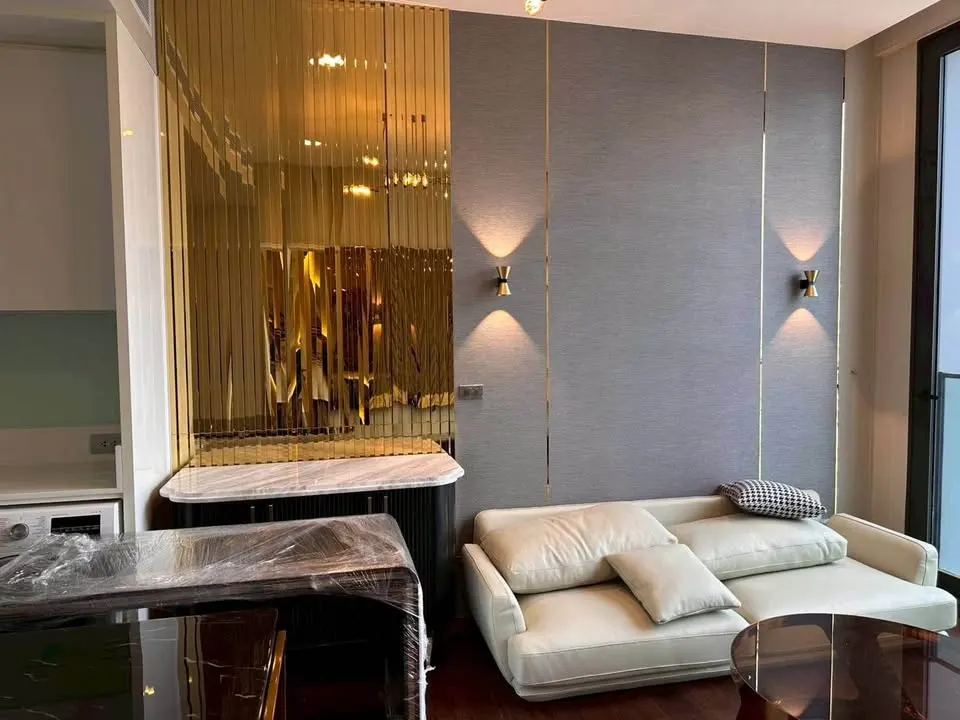 Photo 2 of listing DA-2446882: 1-bedroom condo (46 sq.m.) at Anil Sathorn 12