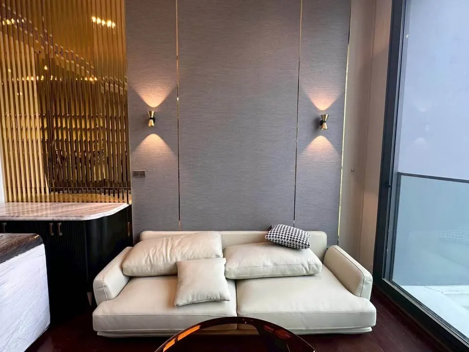 Photo 6 of listing DA-2446882: 1-bedroom condo (46 sq.m.) at Anil Sathorn 12