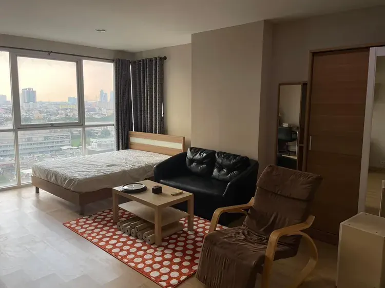 Bedroom of the 1-bedroom condo (47 sq.m.) at St. Louis Grand Terrace