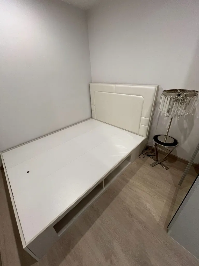 Schlafzimmer (Ansicht 2) der 2-Zimmer-Wohnung (45.95 m²) im Thana Astra Sathorn-Chan