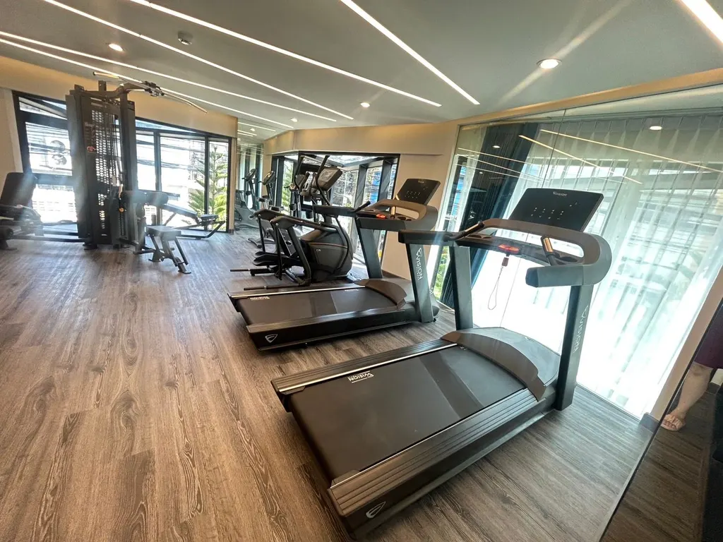 Gemeinschafts-Fitnessstudio im Thana Astra Sathorn-Chan