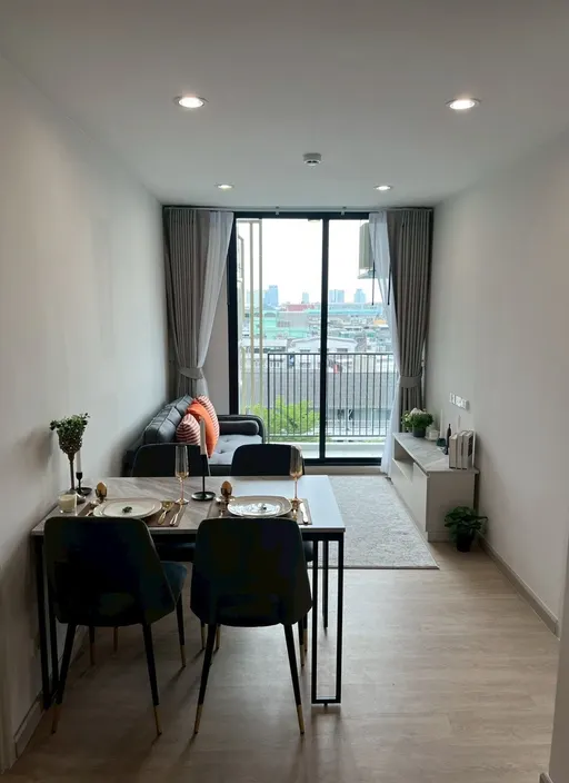 Photo 1 of listing DA-2484530: 2-bedroom condo (45.95 sq.m.) at Thana Astra Sathorn-Chan