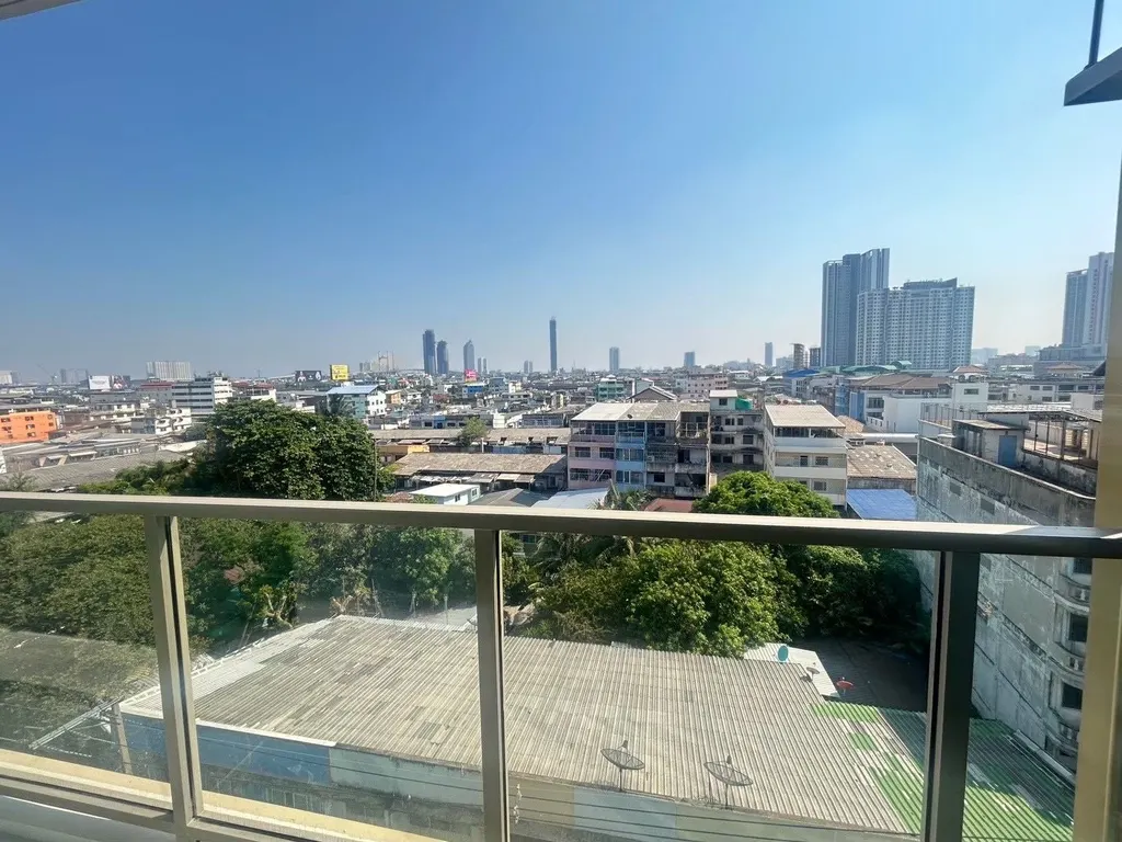 View from the 2-bedroom condo (59.9 sq.m.) at Thana Astra Sathorn-Chan
