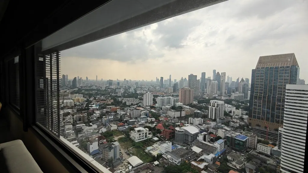 Photo 3 of listing DA-2490732: 2-bedroom condo (138.52 sq.m.) at Amanta Lumpini