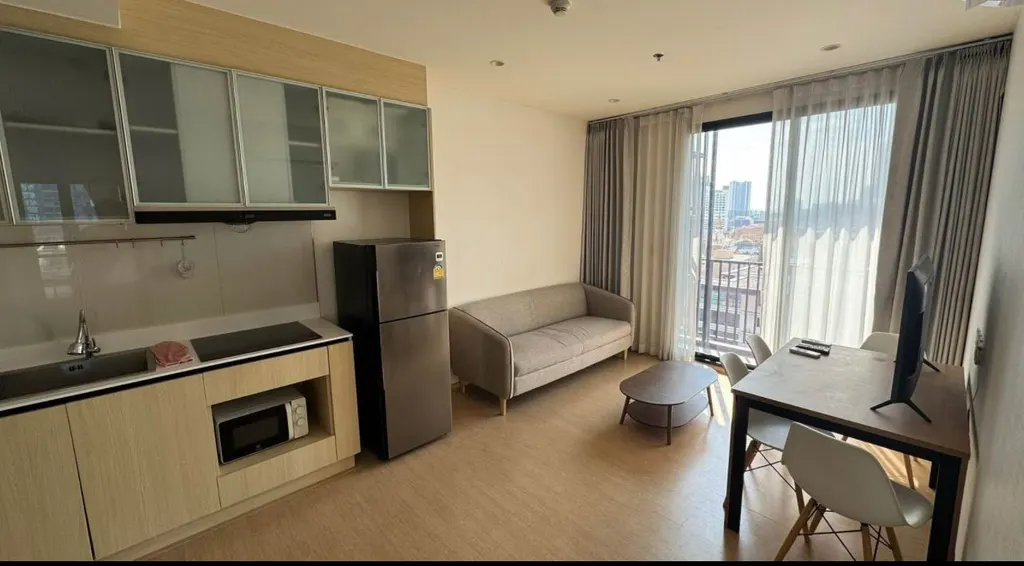 Photo 1 of listing DA-2528808: 2-bedroom condo (55 sq.m.) at Maru Ekkamai 2