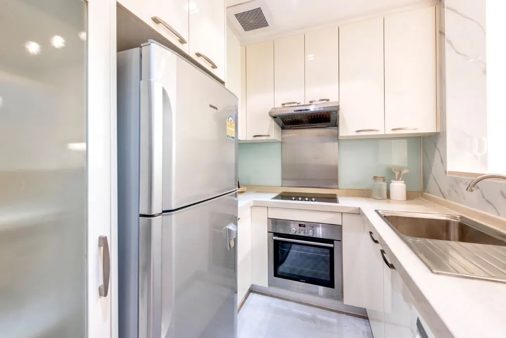 Vincente Sukhumvit 49 Condominium 1房公寓（59.46 平方米）的厨房