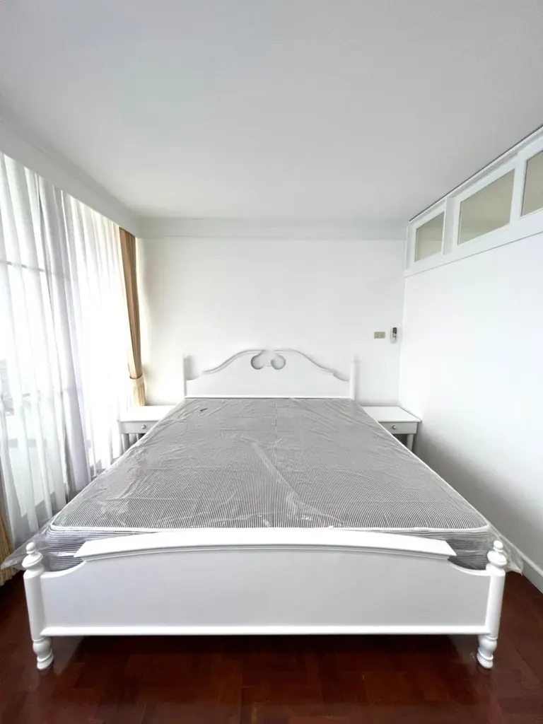 Supalai Place Sukhumvit 39 的 1 卧公寓（50 平方米）卧室（景观 3）
