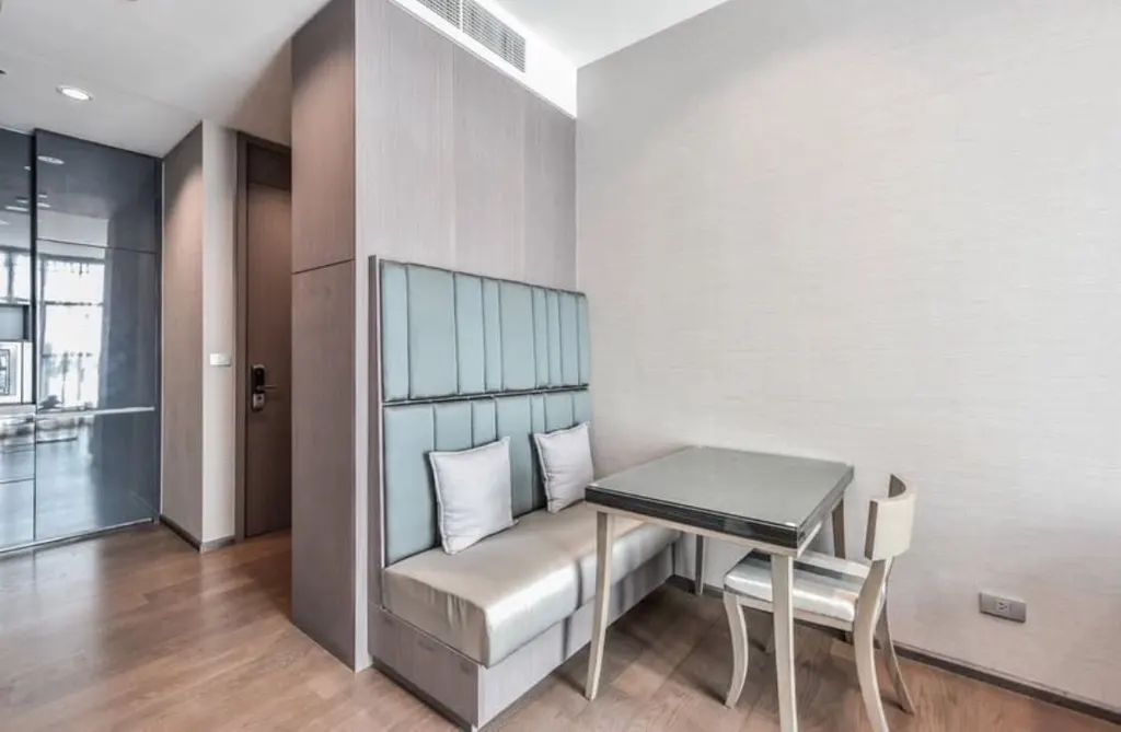 Photo 7 of listing DA-2772338: 1-bedroom condo (45 sq.m.) at The Diplomat Sathorn