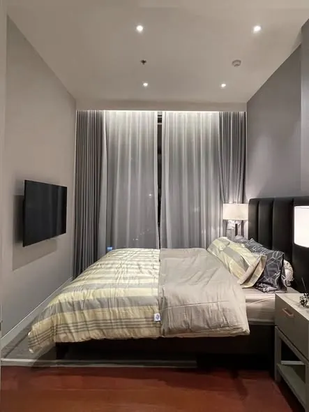 Bedroom of the 1-bedroom condo (50 sq.m.) at Khun By Yoo