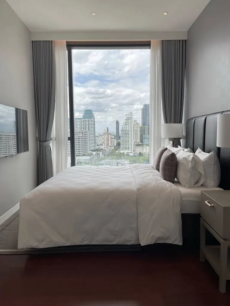 Bedroom (view 2) of the 1-bedroom condo (50 sq.m.) at Khun By Yoo