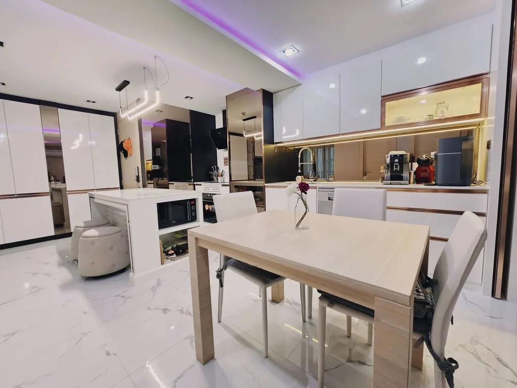 Photo 3 of listing DA-2809988: 1-bedroom condo (51 sq.m.) at Klass Silom