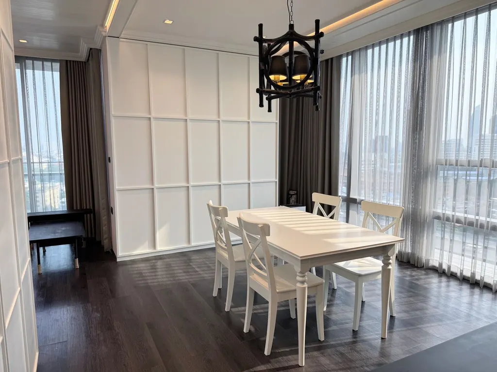 Photo 5 of listing DA-2818332: 1-bedroom condo (104 sq.m.) at The Bangkok Sathorn