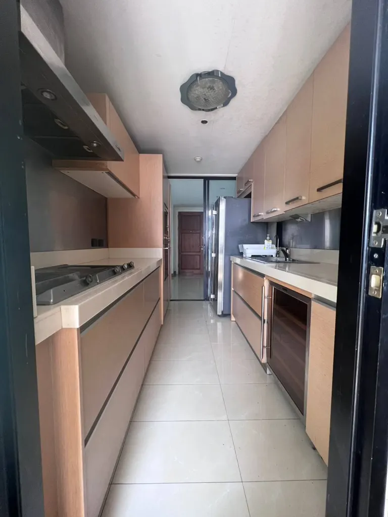 Photo 6 of listing DA-2823440: 3-bedroom condo (117 sq.m.) at Supalai Premier Place Asok