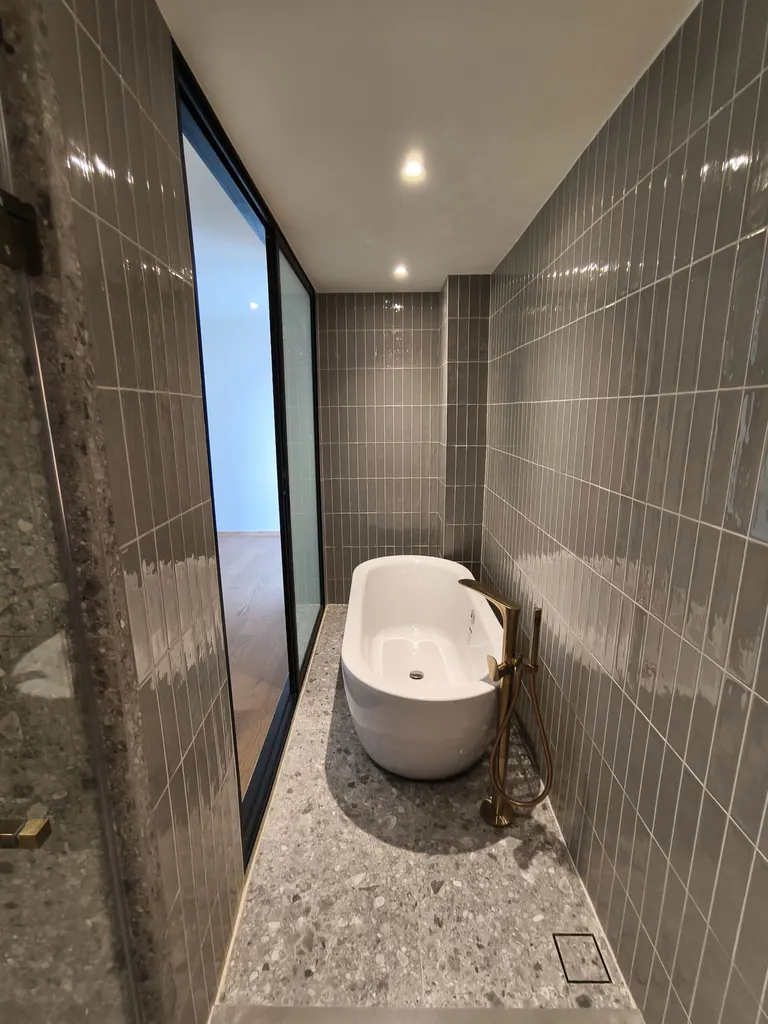 Photo 15 of listing DA-2836883: 2-bedroom condo (87.19 sq.m.) at Via 34