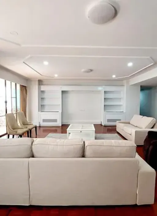 Photo 1 of listing DA-2875398: 4-bedroom condo (380 sq.m.) at Regency Court Condominium
