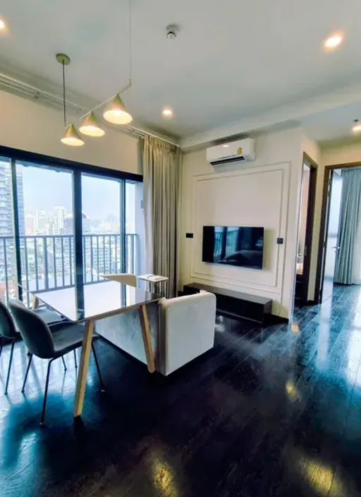 Photo 1 of listing DA-2886254: 2-bedroom condo (42.83 sq.m.) at Park Origin Thonglor