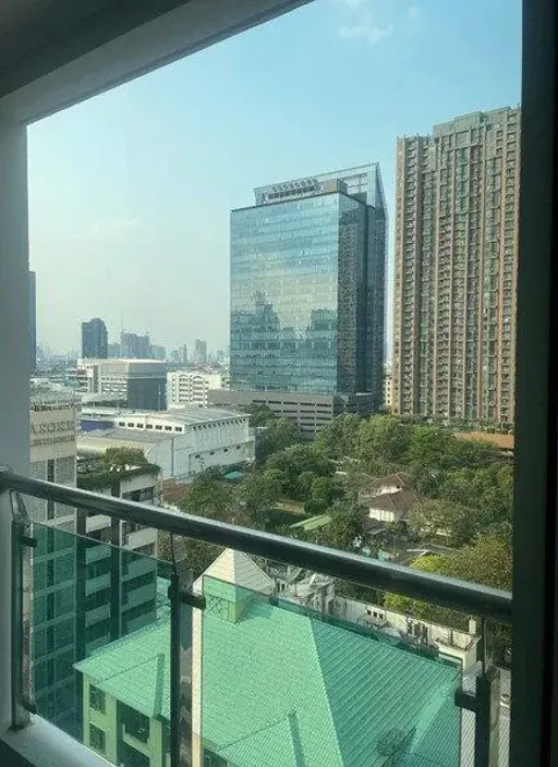 Cover photo of listing DA-2918382: 1-bedroom condo (51.85 sq.m.) at Sukhumvit Living Town