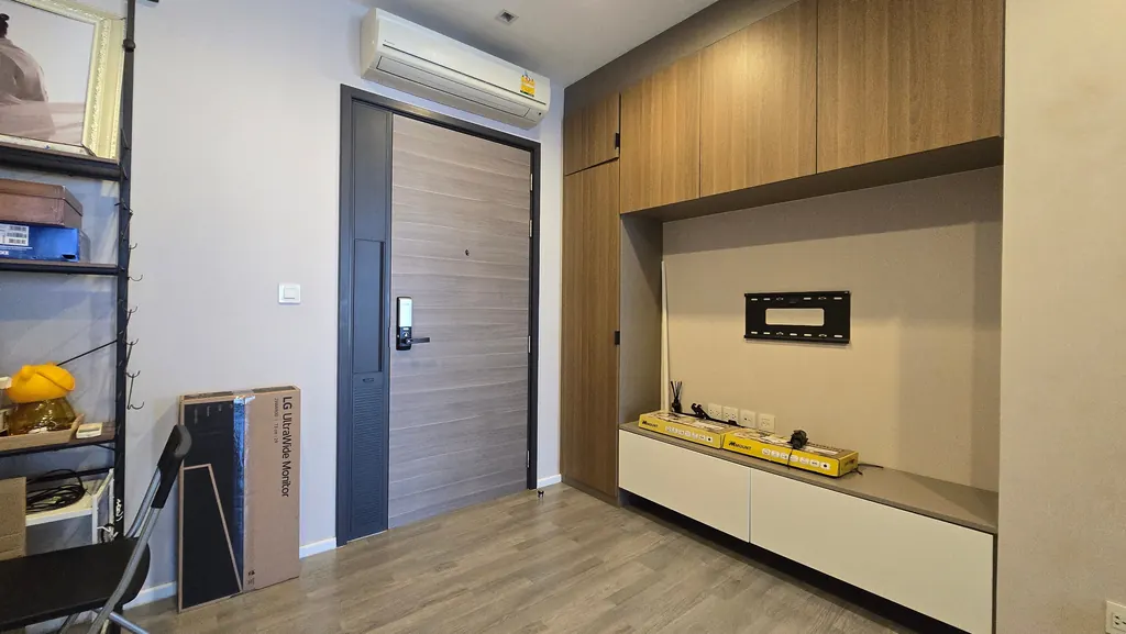 Wohnzimmer (Ansicht 3) der 1-Zimmer-Eigentumswohnung (35 m²) im The Room Sathorn - St. Louis