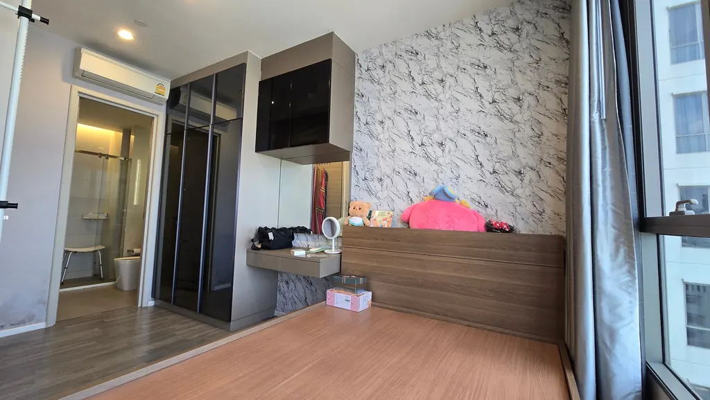 Schlafzimmer (Ansicht 2) der 1-Zimmer-Eigentumswohnung (35 m²) im The Room Sathorn - St. Louis