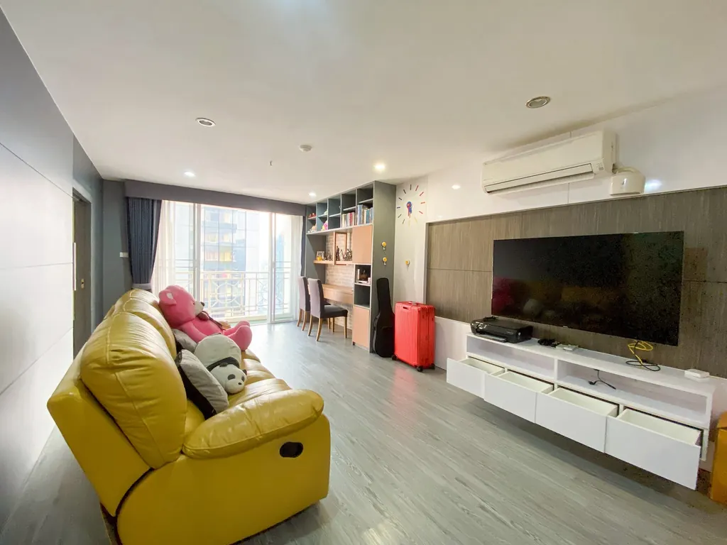 Living room (view 3) of the 2-bedroom condo (80.83 sq.m.) at Asoke Place