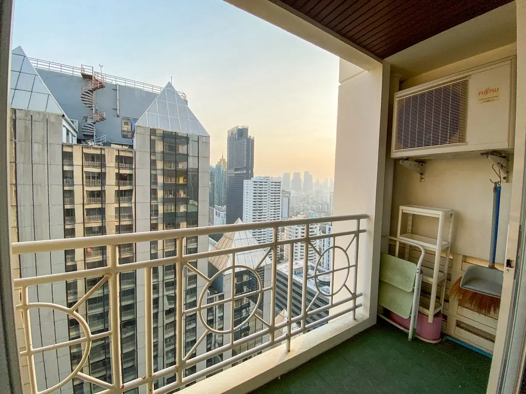 Balcony of the 2-bedroom condo (80.83 sq.m.) at Asoke Place
