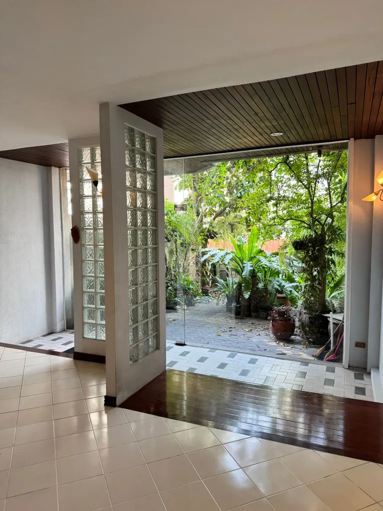 စာရင်း DA-2953829 ၏ ဓာတ်ပုံ 15- Thonglor ရှိ အိပ်ခန်း 6 ခန်းပါ တောင်းဟောက်စ် (450 စတုရန်းမီတာ)