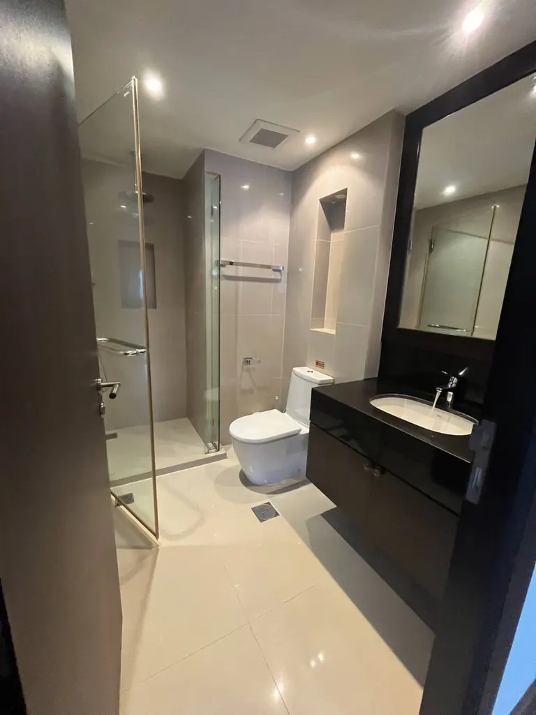 Photo 2 of listing DA-2974447: 2-bedroom condo (94 sq.m.) at Sathorn Gardens