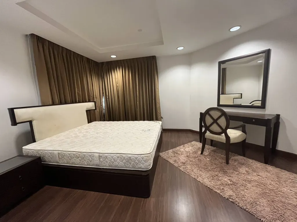 Photo 3 of listing DA-2974447: 2-bedroom condo (94 sq.m.) at Sathorn Gardens