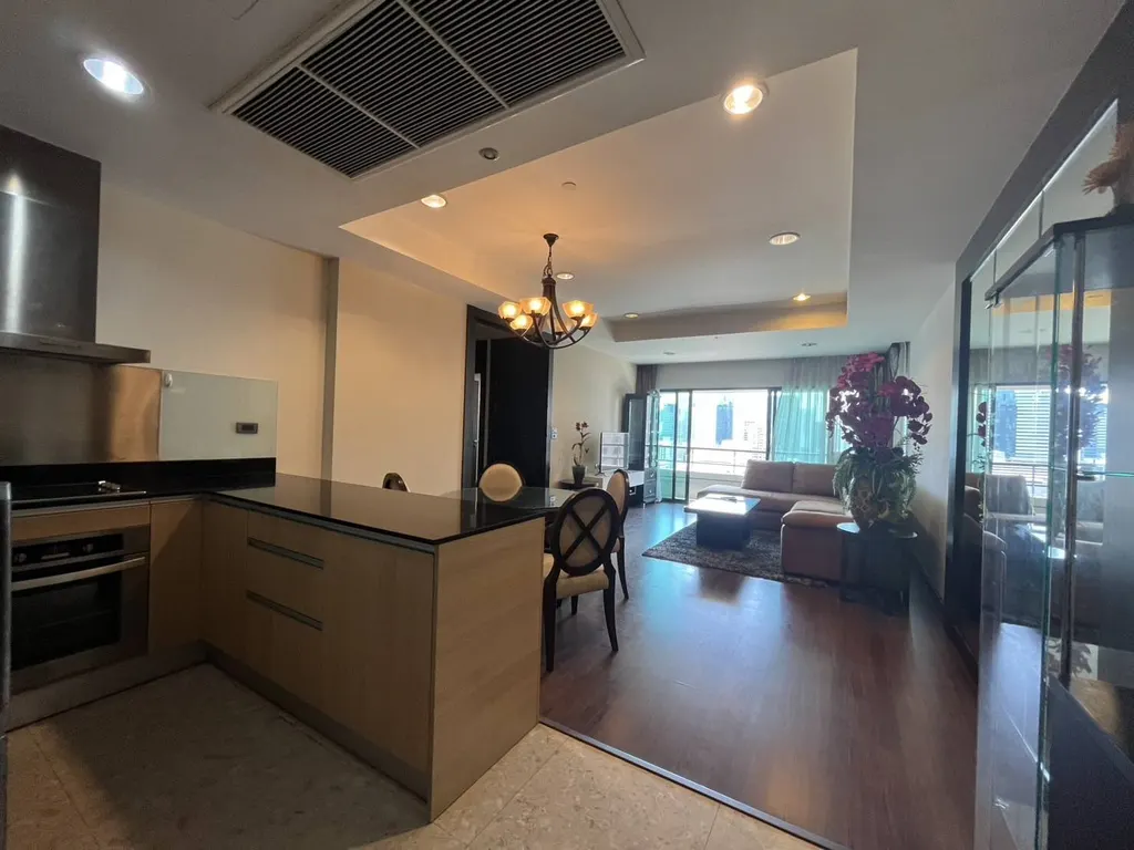 Photo 4 of listing DA-2974447: 2-bedroom condo (94 sq.m.) at Sathorn Gardens