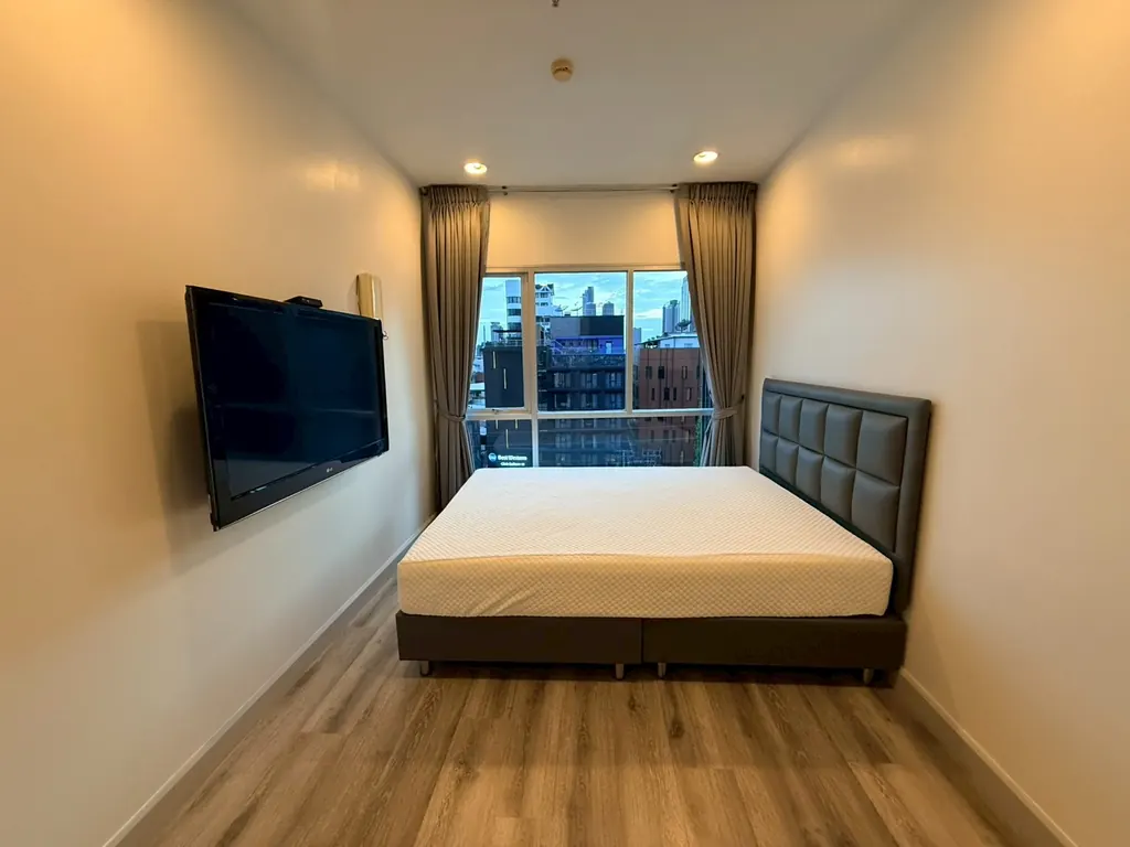 Bedroom of the 1-bedroom condo (35 sq.m.) at Centric Sathorn-St. Louis