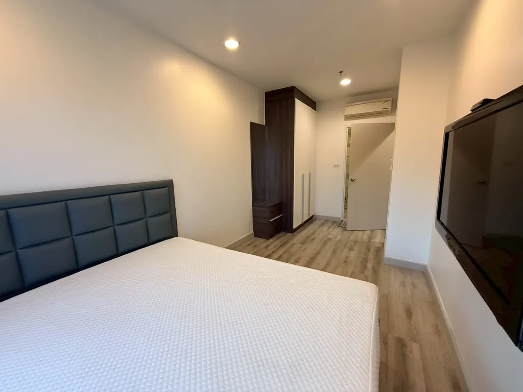 Bedroom (view 3) of the 1-bedroom condo (35 sq.m.) at Centric Sathorn-St. Louis