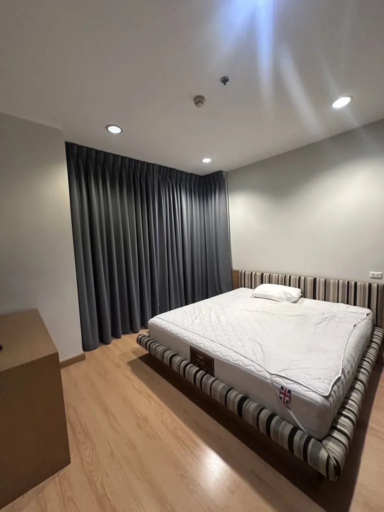 Bedroom (view 3) of the 2-bedroom condo (84 sq.m.) at The Address Siam