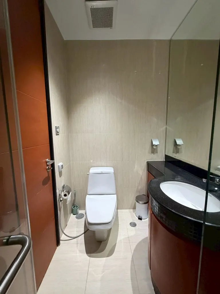 Photo 5 of listing DA-3013964: 2-bedroom condo (97.5 sq.m.) at The Infinity Condominium