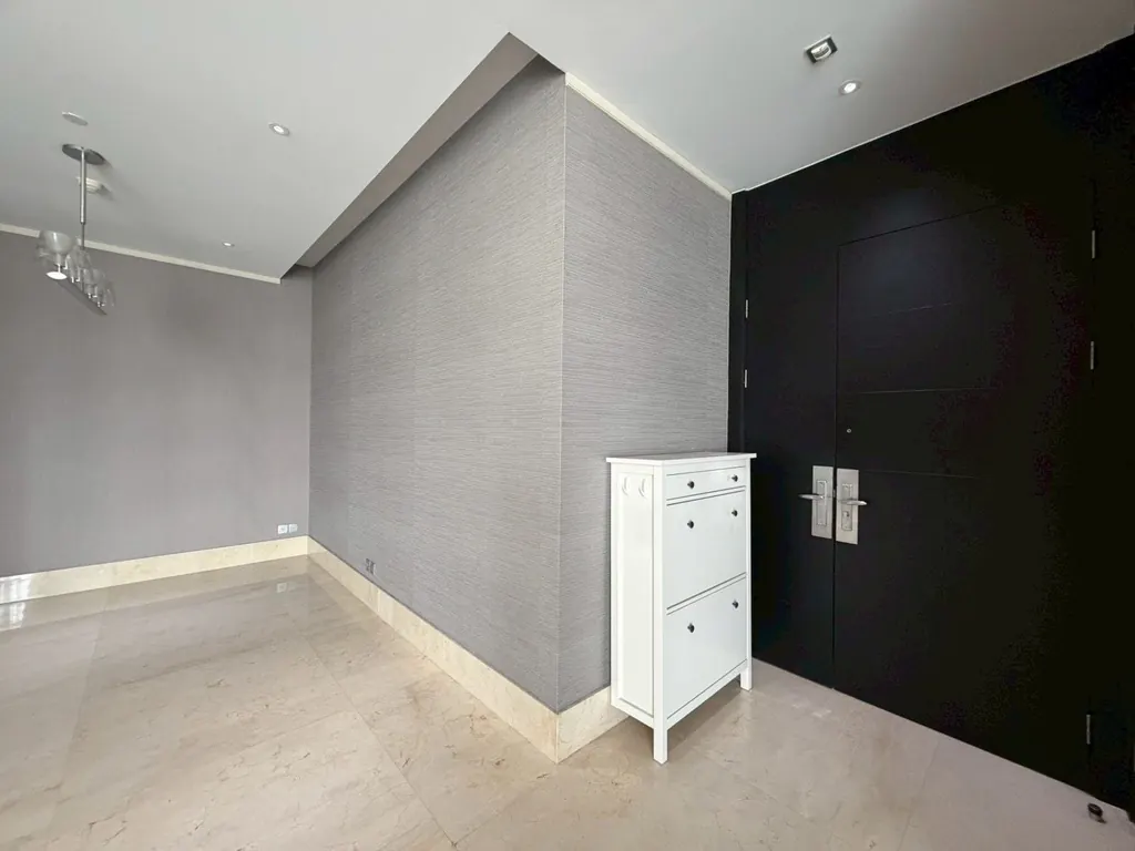 Photo 7 of listing DA-3013964: 2-bedroom condo (97.5 sq.m.) at The Infinity Condominium