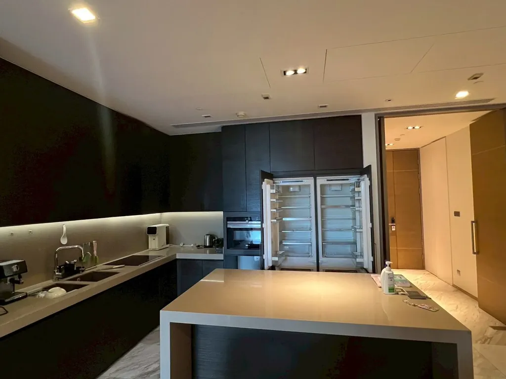 Photo 4 of listing DA-3025703: 3-bedroom condo (225.85 sq.m.) at Saladaeng One