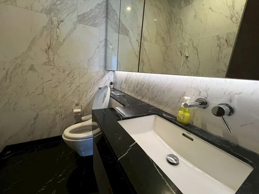Photo 7 of listing DA-3025703: 3-bedroom condo (225.85 sq.m.) at Saladaeng One