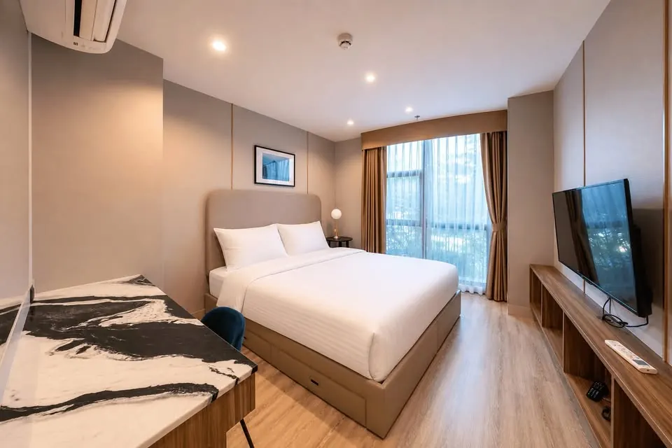 Bedroom (view 4) of the 2-bedroom condo (70 sq.m.) at Rhythm Ekkamai