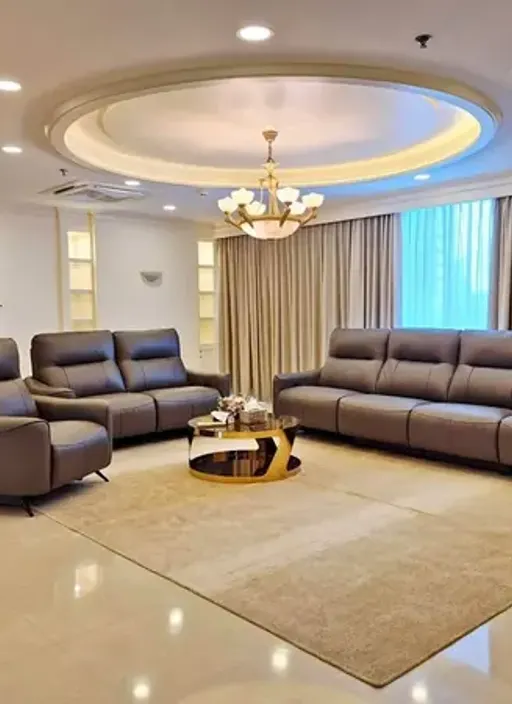 Living room of the 3-bedroom condo (276 sq.m.) at Lumpini Park View