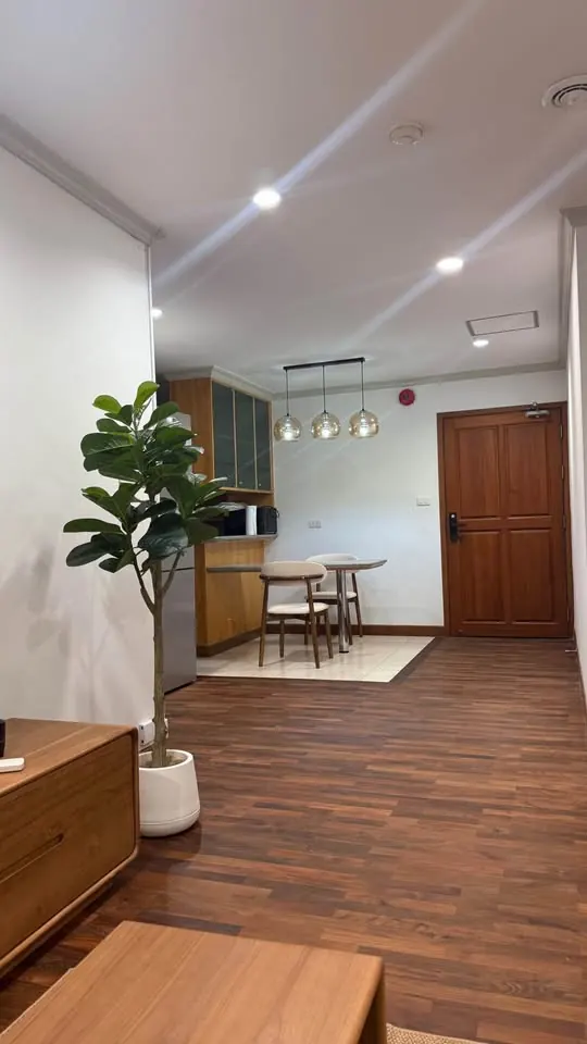 Kitchen of the 1-bedroom condo (54.5 sq.m.) at Sampoom Garden Condominium