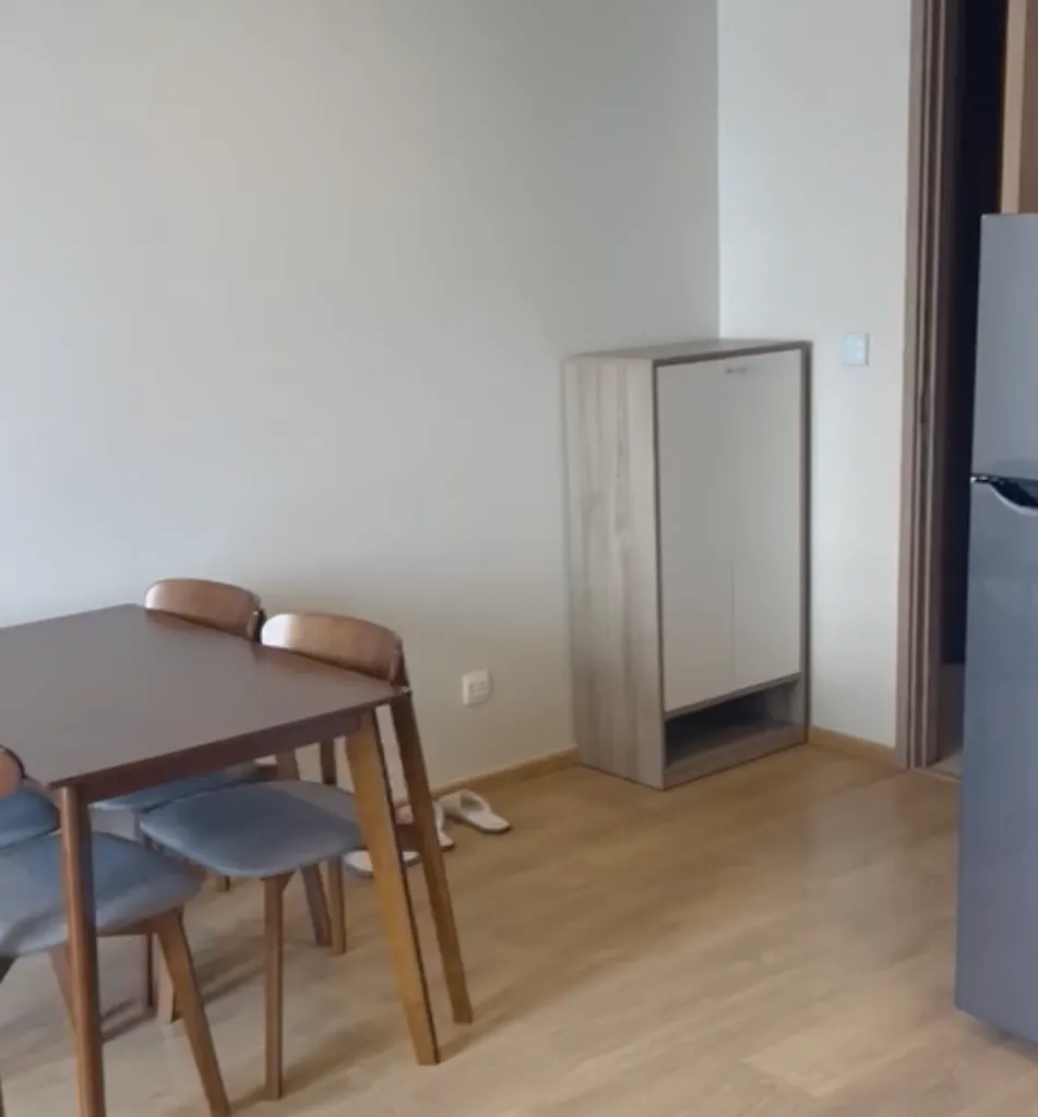 Photo 2 of listing DA-3065644: 2-bedroom condo (60 sq.m.) at Noble Around Sukhumvit 33