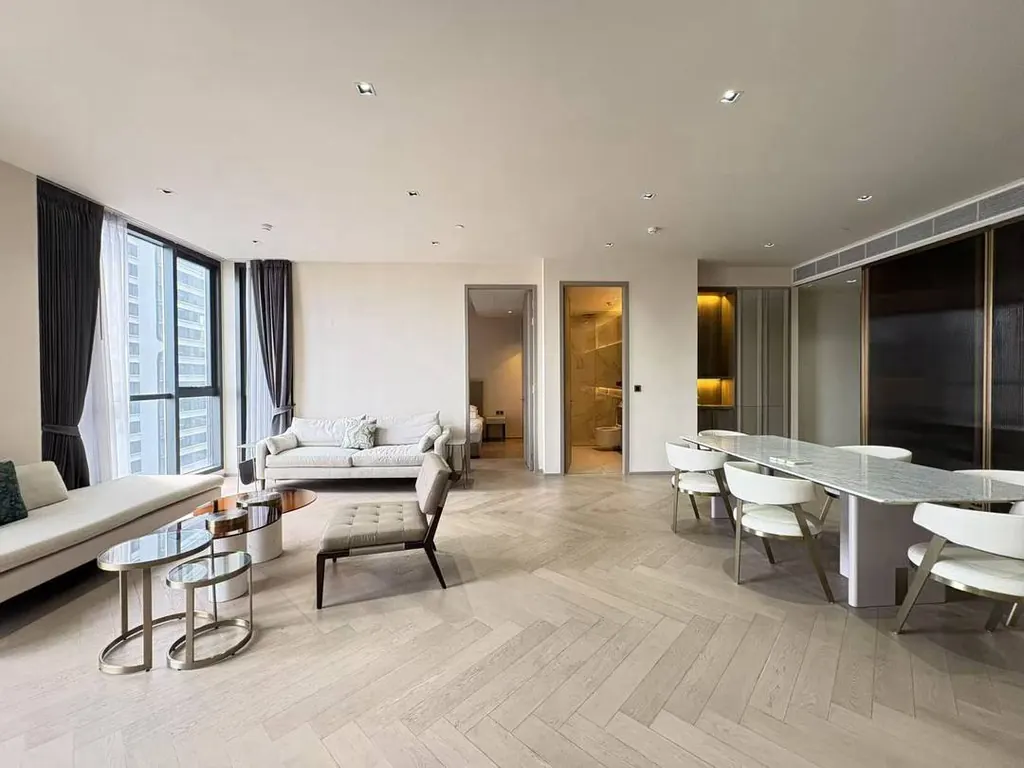 Photo 2 of listing DA-3066178: 2-bedroom condo (114 sq.m.) at The Reserve Sathorn