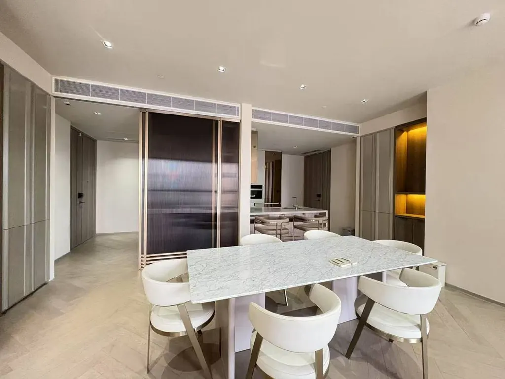 Photo 3 of listing DA-3066178: 2-bedroom condo (114 sq.m.) at The Reserve Sathorn